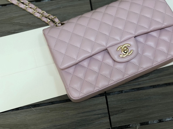 シャネルバッグレプリカ背面デザイン
